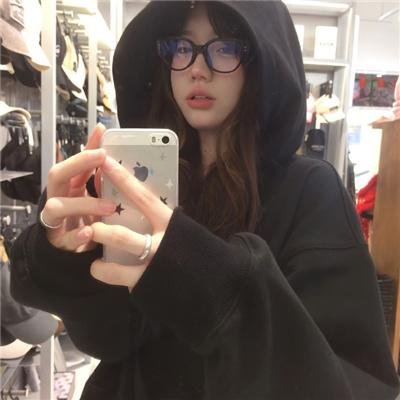 圈养的妇女
